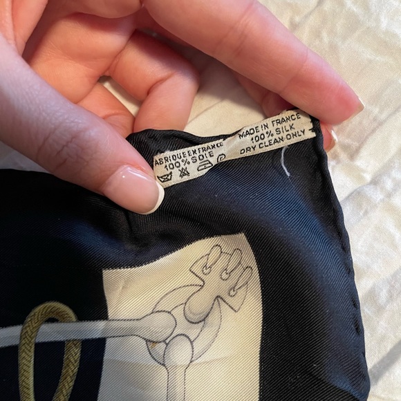 Hermes Vintage Cliquetis Black and White Silk Scarf - Picture 3 of 3